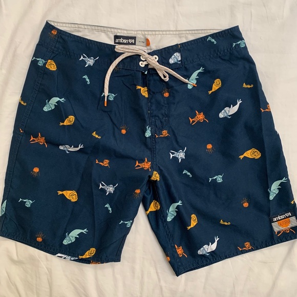 ambsn Men’s Board shorts, barely used! - Picture 2 of 4